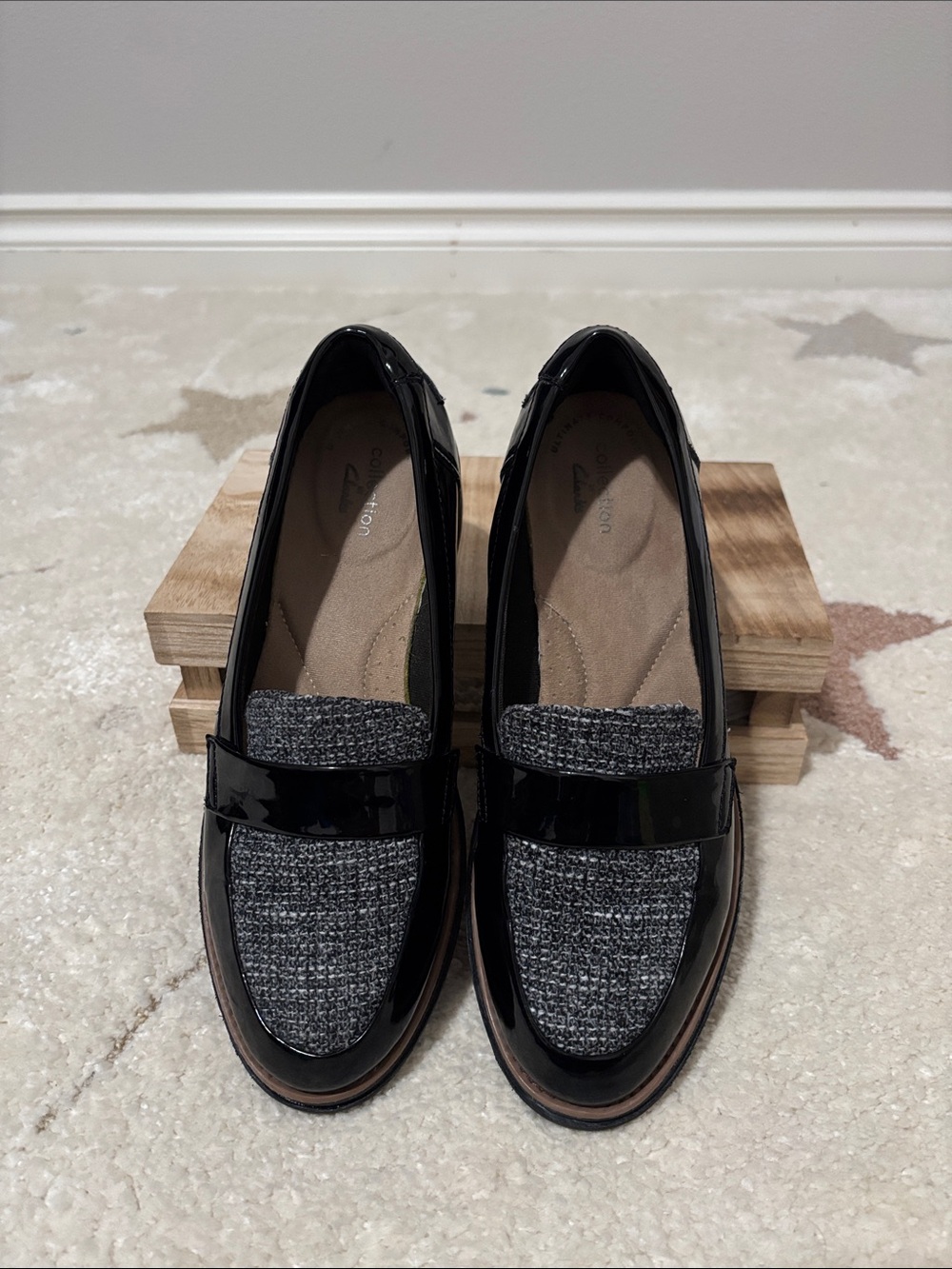 NWOB Clarks Sharon Gracie Black Patent Leather Loafer Size 7